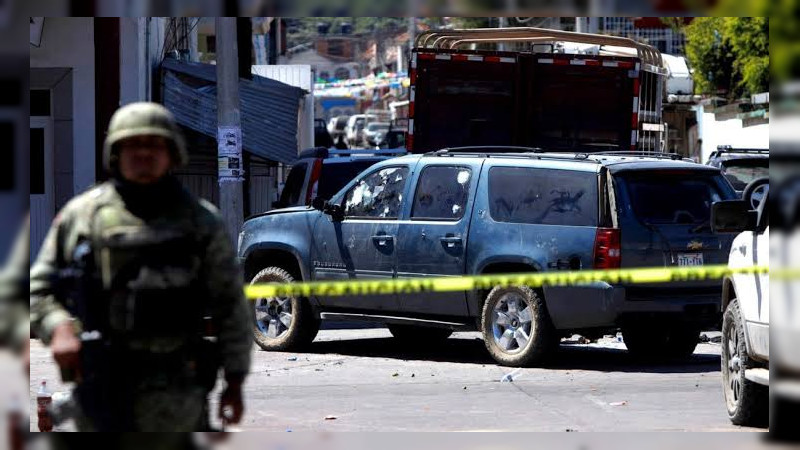 Muere mujer en enfrentamiento con autoridades en Nuevo Parangaricutiro, Michoacán: Hay tres heridos - detenidos; todos trabajarían para Jalisco 