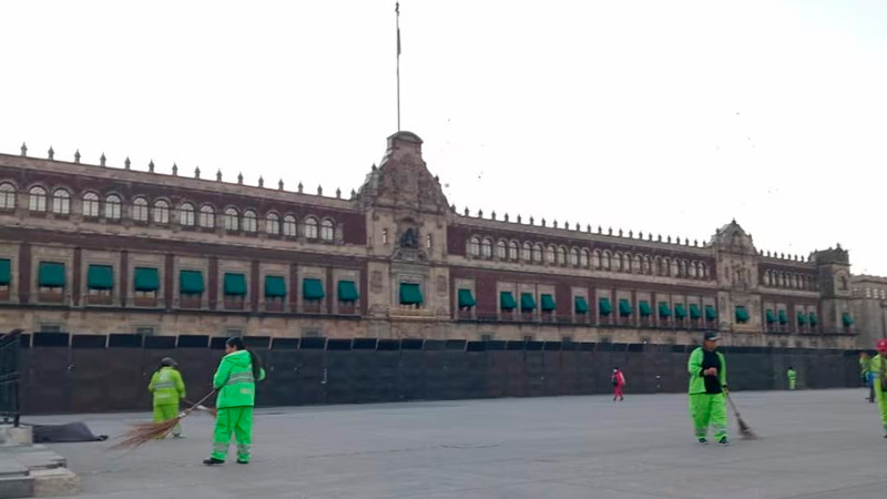 Vallas metálicas en Palacio Nacional previo al 8M son para proteger a manifestantes y policías, justifica Sheinbaum 