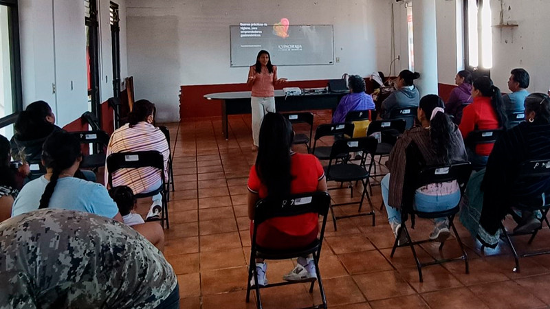 Capacitan al sector turístico de Tzintzuntzan previo a la K’uínchekua 