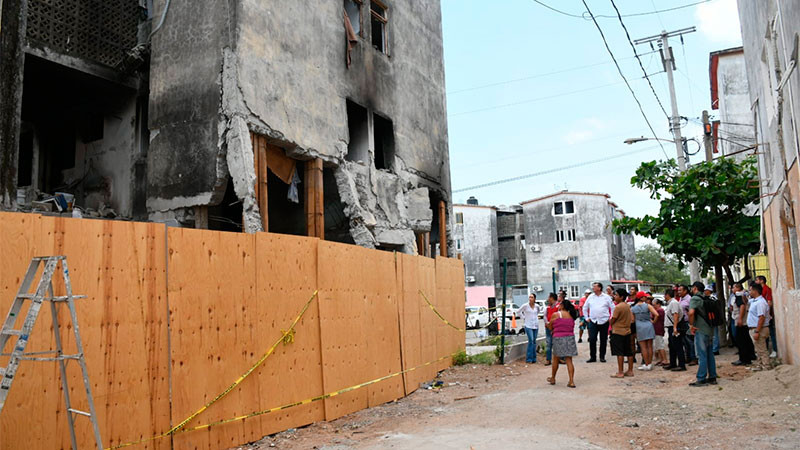 En el olvido víctimas de la explosión en un conjunto habitacional en Lázaro Cárdenas: Memo Valencia 