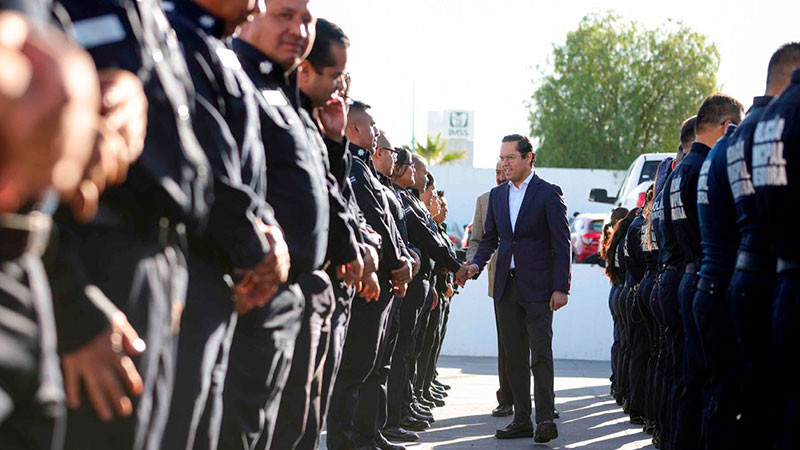 Chepe Guerrero reconoce a agentes de policía de Corregidora, Querétaro 