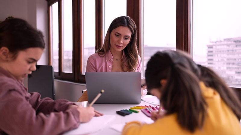 Emprendedoras que son madres pueden tener hasta triple jornada de trabajo 