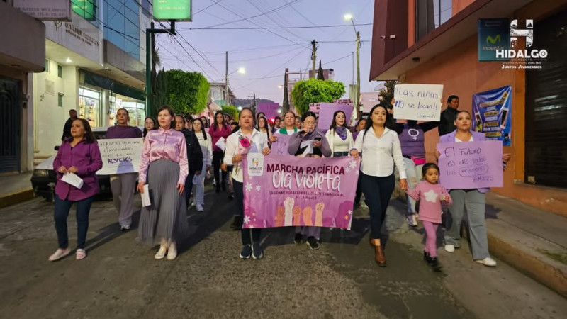 Jeovana Alcántar, encabezó la Marcha Pacífica “Ola Violeta” que se llevó a cabo en el marco del Día Internacional de la Mujer