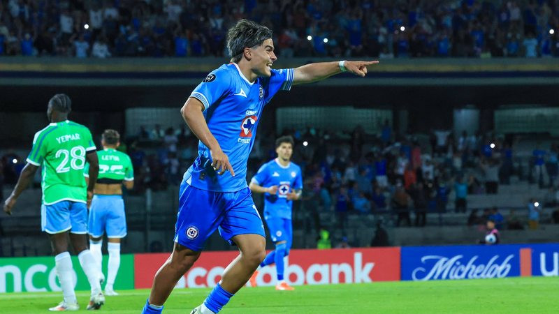 Cruz Azul golea a Seattle Sounders; espera por Chivas o América en cuartos de final de la Champions Cup 