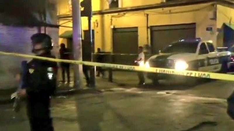 Ataque armado deja un hombre sin vida y una mujer herida en pleno Centro Histórico de la CDMX 