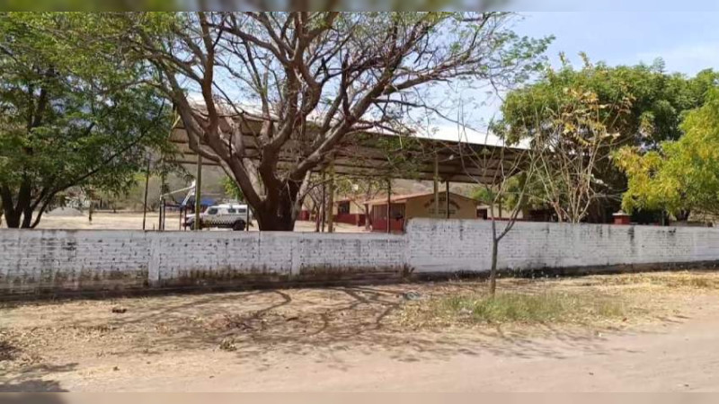 Violencia deja sin educación a niños de El Alcalde, Michoacán: Escuelas son cuarteles, drones caen en aulas y familias son desplazadas 