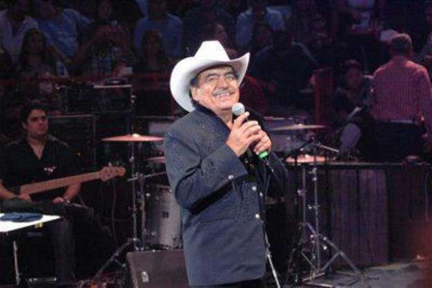 Restos de Joan Sebastian serán velados en su rancho, esta noche 