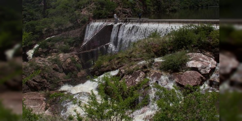 Muere al tomarse una selfie en Presa de Aguascalientes 