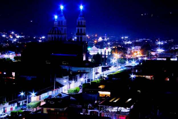 Festejan al Señor de los Milagros en San Juan Parangaricutiro - Foto 3 