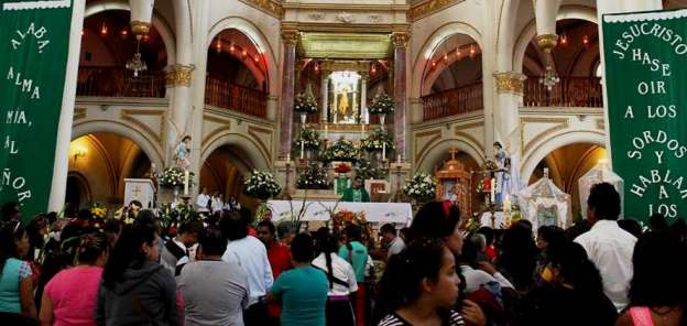 Festejan al Señor de los Milagros en San Juan Parangaricutiro - Foto 4 