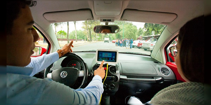 Estudiantes del IPN construyen dispositivo automovilístico para evitar accidentes y sanciones 