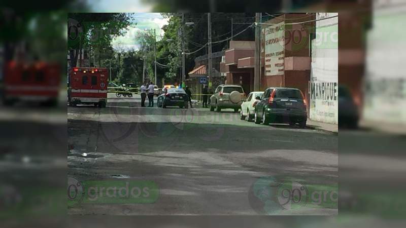 Asesinan a un hombre frente a colegio en Uruapan, Michoacán - Foto 3 