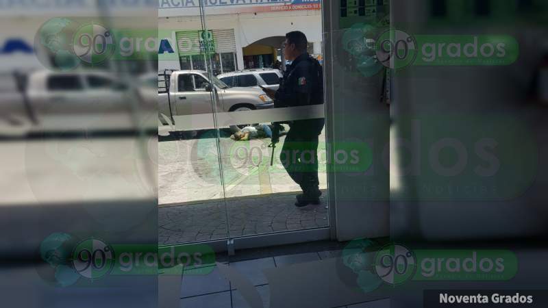 Muere un hombre en enfrentamiento con policías  en Nueva Italia, Michoacán - Foto 0 