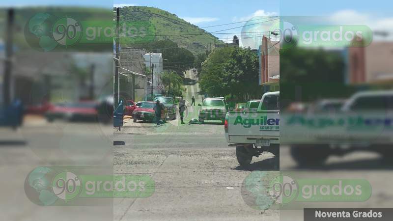 Muere un hombre en enfrentamiento con policías  en Nueva Italia, Michoacán - Foto 1 