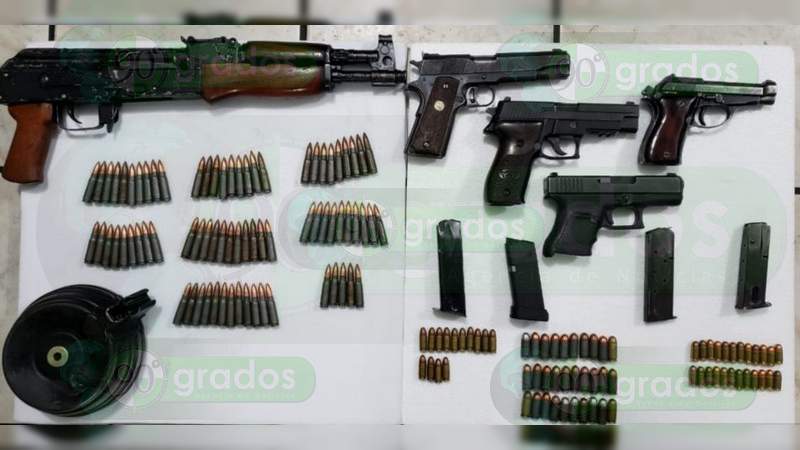 Detienen a cinco hombres con armas largas y cortas, en Uruapan - Foto 0 