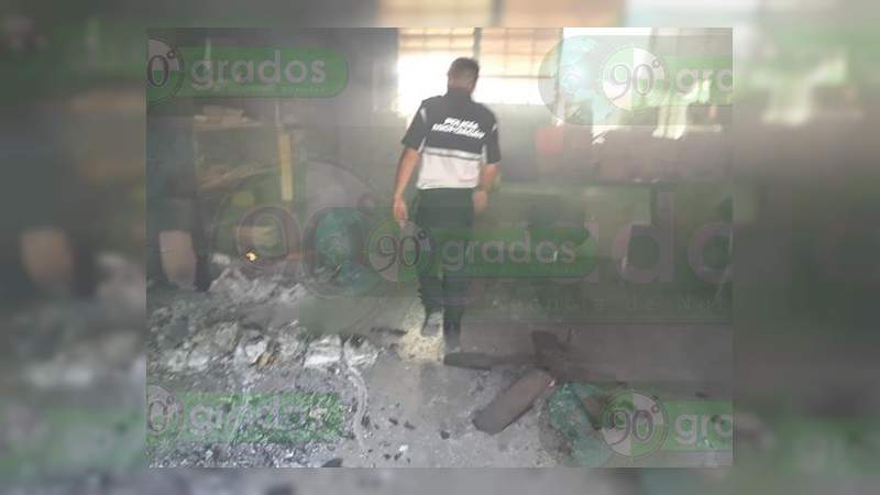 Se registra incendio en jardín de niños en Apatzingán - Foto 2 