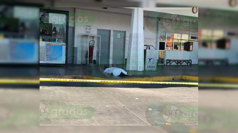 Asesinan a policía dentro de central de autobuses en Salvatierra 