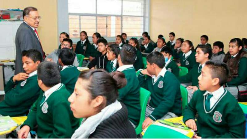 Escuelas de Michoacán regresan este lunes a su horario habitual 