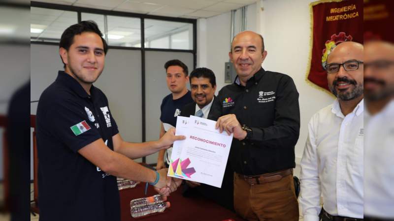 Celebra Gobierno de Michoacán a estudiantes ganadores de Robomatrix Ecuador 2019 - Foto 0 