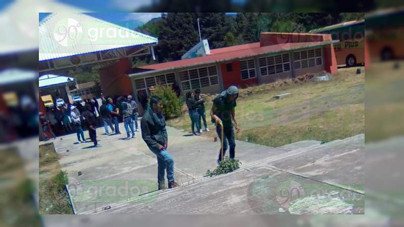 Se registra riña al interior de la Normal de Cherán - Foto 0 