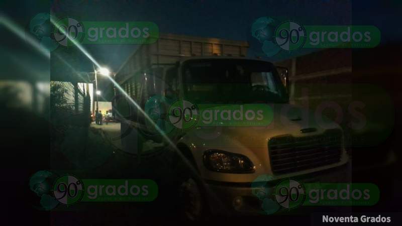 Policías pone  a disposición a 4 masculinos y una mujer en Uruapan, Michoacán  - Foto 0 