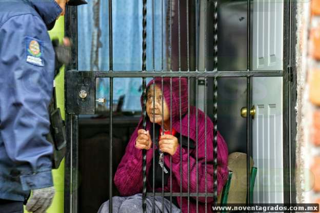 Mujer de la tercera edad, abandonada y encerrada en domicilio por sus familiares en Tarímbaro, Michoacán - Foto 1 