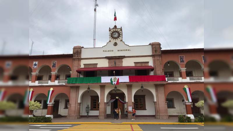 Afinan detalles para ceremonias del Grito en municipios de la Región Apatzingán;  rectifican cancelación en Buenavista y Tepalcatepec - Foto 0 