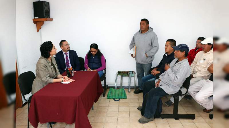 Se reúne la Magistrada Alma Bahena con habitantes de Teremendo de Los Reyes, Michoacán - Foto 2 