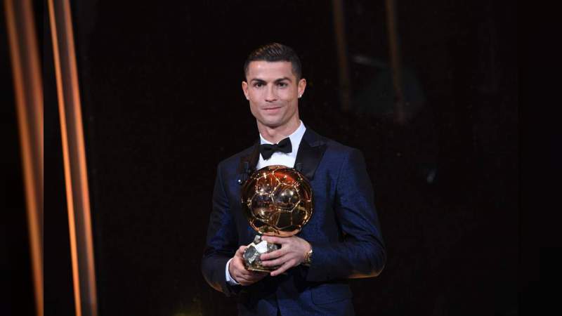 ¡por Sexta Vez Cristiano Ronaldo Gana El Premio Globe Soccer Por Ser El Mejor Jugador 0266