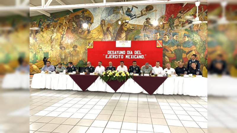 Celebran 107 Aniversario del Día del Ejército Mexicano en la 43/a Zona Militar en Apatzingán - Foto 1 