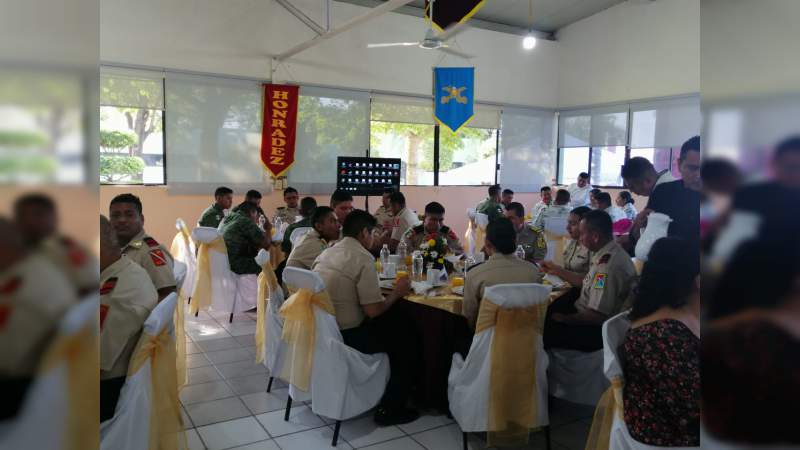 Celebran 107 Aniversario del Día del Ejército Mexicano en la 43/a Zona Militar en Apatzingán - Foto 3 