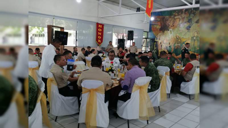 Celebran 107 Aniversario del Día del Ejército Mexicano en la 43/a Zona Militar en Apatzingán - Foto 5 