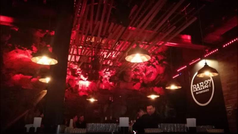 Integrantes de la Unión Tepito habrían golpeado a un grupo de estudiantes  en el Bar 27